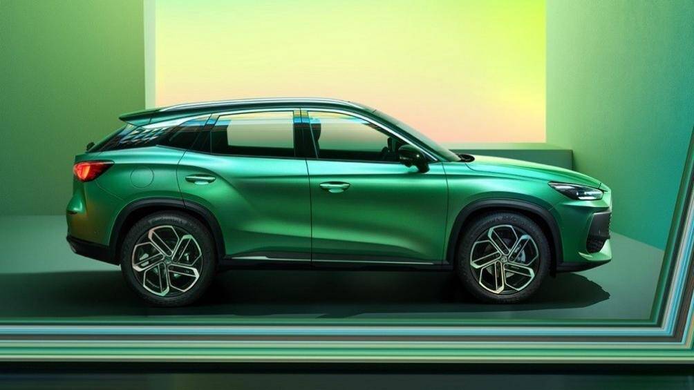 Tại thị trường Trung Quốc, MG One β 2022 có 4 bản trang bị và giá bán dao động từ 99.800 - 122.800 Nhân dân tệ (khoảng 349 - 430 triệu đồng)