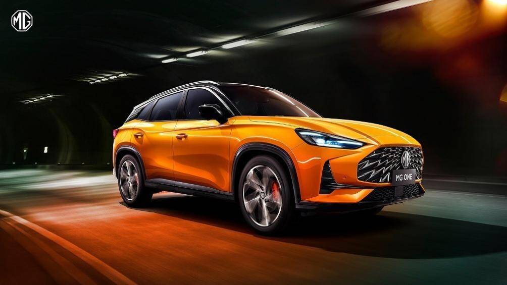 Xe còn có công nghệ hỗ trợ lái xe bán tự động. Gói công nghệ này bao gồm hệ thống phát hiện điểm mù, phanh khẩn cấp tự động và hỗ trợ chuyển làn đường