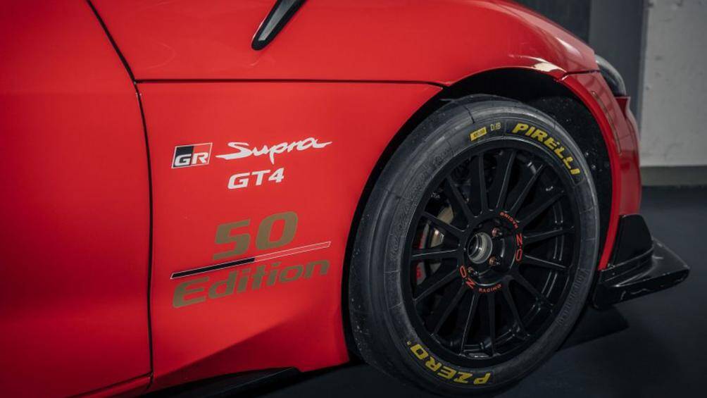 Tất cả 6 chiếc xe đều được sơn màu đỏ Toyota Gazoo Racing, bên cạnh thân xe và nóc xe có thêm kí hiệu phiên bản "50 Edition"
