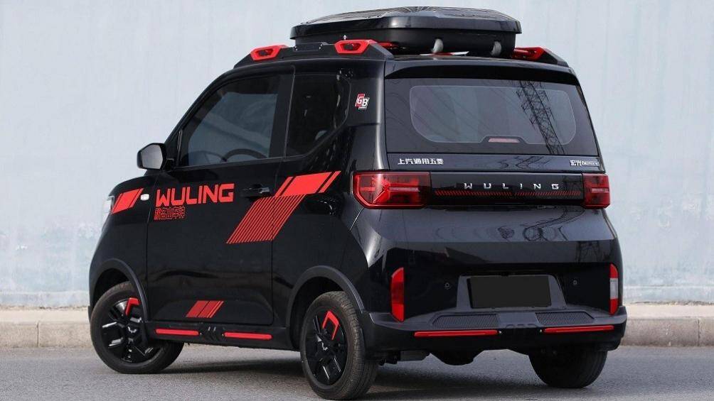 Party Sweetheart mang ngôn ngữ màu sắc của game giả lập với màu sơn nâu café và kaki vừa ngọt ngào vừa ấn tượng