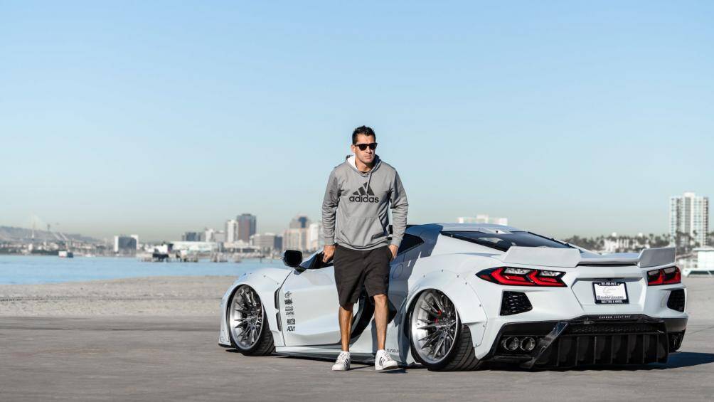 Ngoài ra, chủ sở hữu xe còn đem tới hệ thống xả Borla, bộ hút khí Halltech và khung bảo vệ an toàn