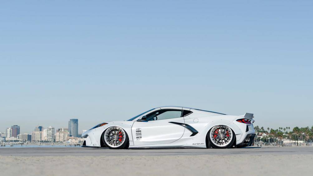 Giống như tất cả các bộ kit thân rộng, gói độ này đã làm thay đổi hoàn toàn diện mạo tổng thể của chiếc xe thể thao