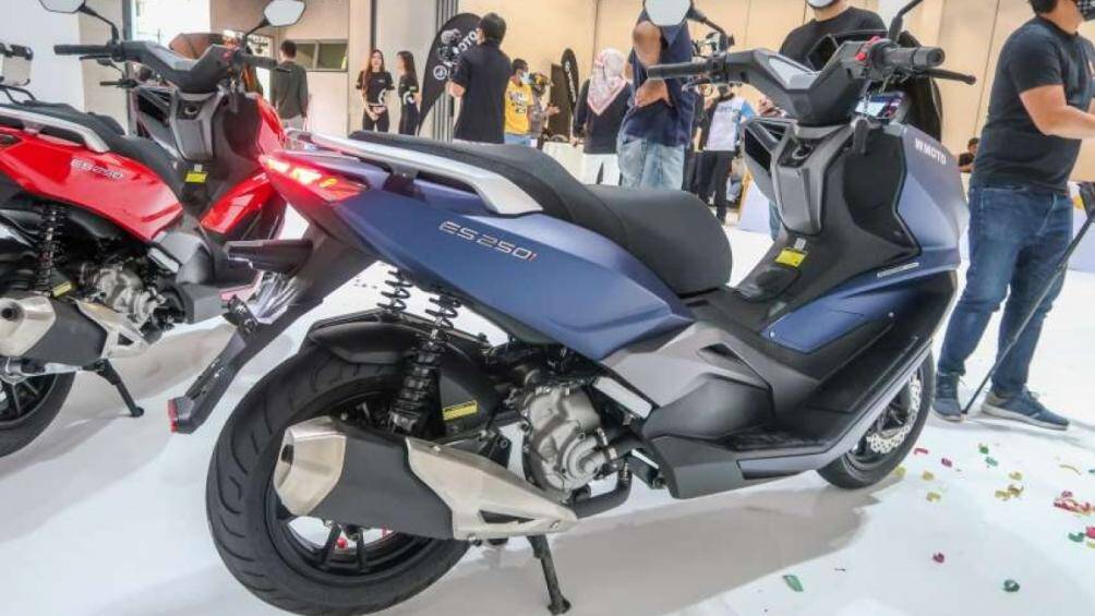 Mẫu xe này có kích thước và hình dáng gần tương đồng với chiếc Yamaha Nmax và Honda PCX