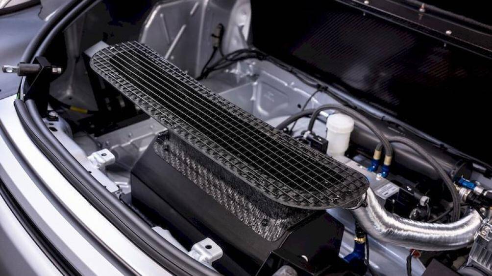 "Trái tim" của Mercedes-AMG GT Track Series là động cơ tăng áp kép V8 4.0L, cho phép chiếc xe tạo ra công suất 734 mã lực