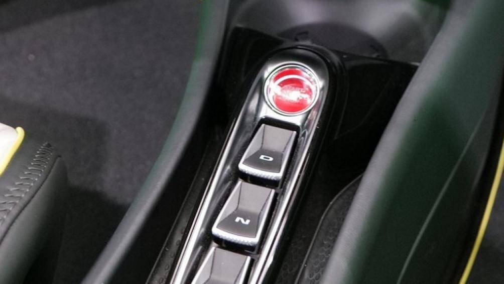 Sức mạnh ấn tượng trên đã giúp siêu xe McLaren Artura dễ dàng tăng tốc từ vị trí xuất phát lên 96 km/h chỉ trong thời gian 3 giây