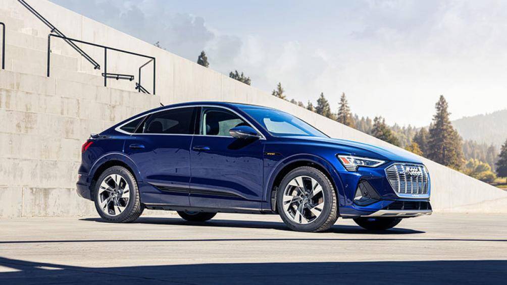 8. Audi e-tron Sportback (giá khởi điểm: 69.100 USD)