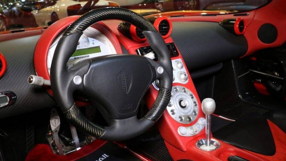 Siêu phẩm Koenigsegg CCX tại Việt Nam được trang bị động cơ V8, siêu nạp, dung tích 4,7 lít, sản sinh công suất tối đa 800 mã lực