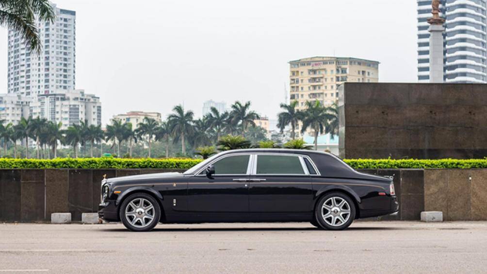 Phantom Year of the Dragon được phát triển dựa trên Rolls-Royce Phantom VII thế hệ cũ và thuộc bản trục cơ sở dài