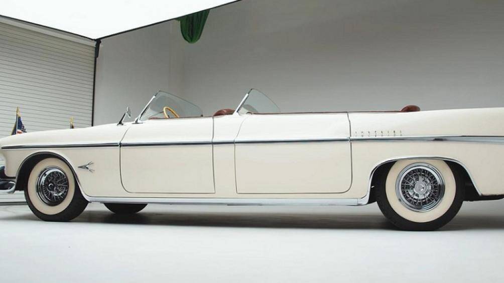 Parade Phaeton phục vụ Tổng thống Mỹ được chế tạo vào năm 1952, dựa trên mẫu Chrysler Imperial thông thường