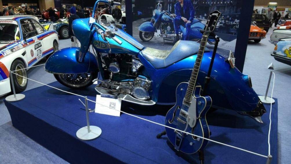 Chiếc mô tô của huyền thoại nhạc rock Johnny Hallyday do hãng xe Harley-Davidson thiết kế vào năm 1990 theo đơn đặt hàng riêng của ca sỹ
