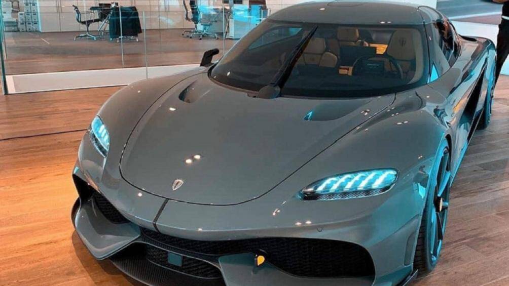 Mức giá hai mẫu xe Koenigsegg Gemera về Việt Nam được hé lộ sẽ trên 2 triệu USD và dưới 3 triệu USD (ước tính giá lăn bánh trên dưới 62 tỷ đồng)