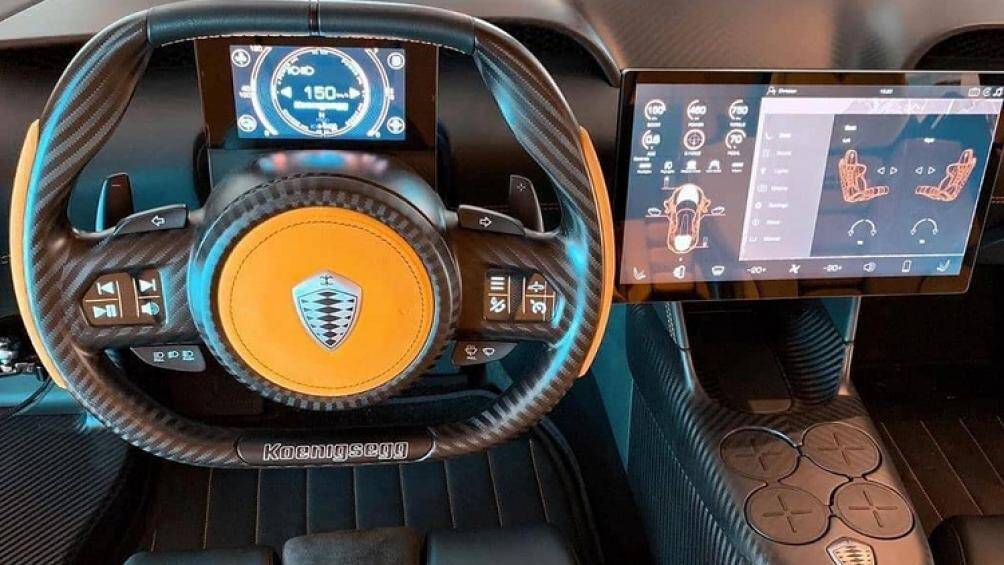 Đây là mốc thời gian trùng hợp với thời điểm nhận xe của các đại gia Thái Lan đặt mua chiếc xe này theo diện chính hãng