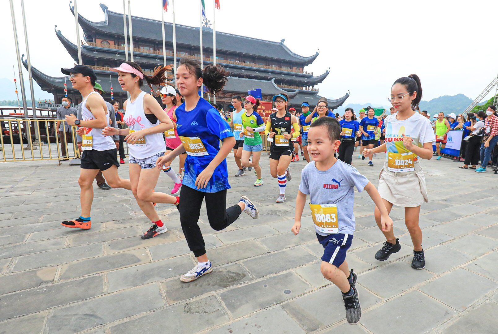 Giải Marathon vì ATGT lần thứ nhất năm 2022 ghi nhận rất nhiều vận động viên nhí tham gia.