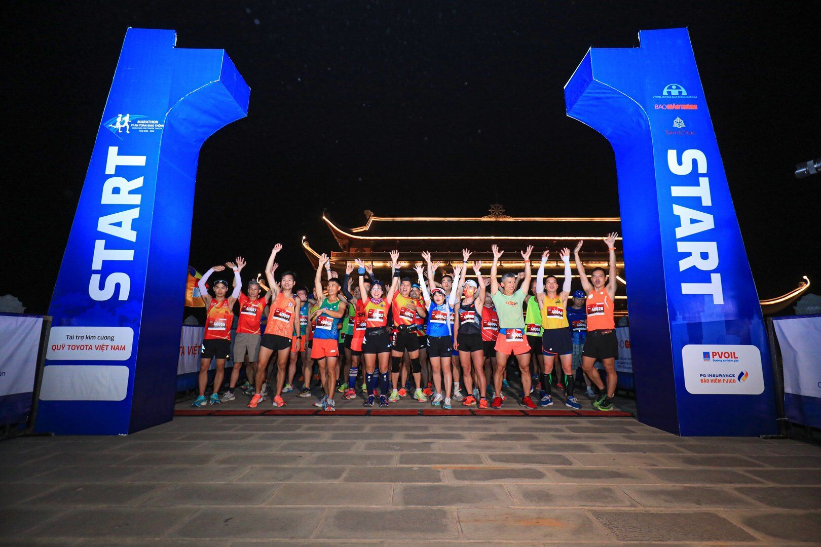 Ở cự ly 42km, nhiều vận động viên đã dậy từ rất sớm để thực hiện phần thi của mình.