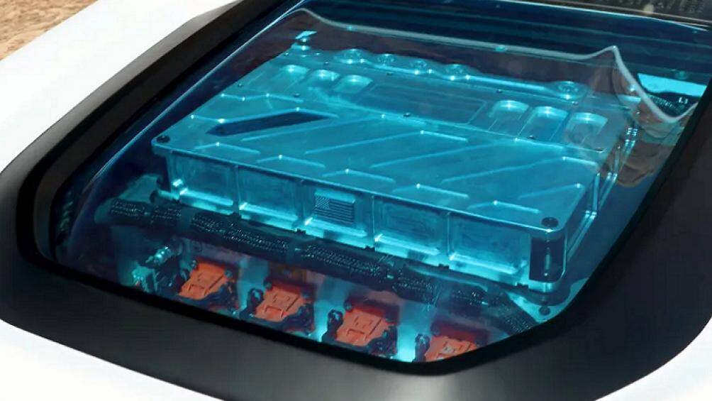 Magneto 2.0 mạnh mẽ hơn nhiều với mô tơ điện hướng trục chế tạo riêng đặt phía trước, tạo ra công suất 625 mã lực và 1.151 Nm mô-men xoắn