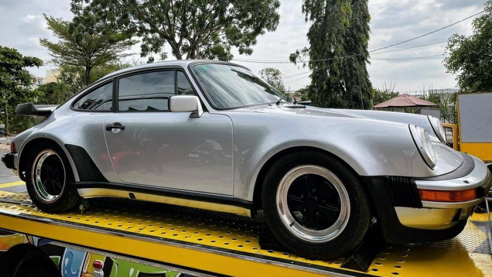 Soi xế cổ Porsche 930 hàng hiếm của ông Đặng Lê Nguyên Vũ