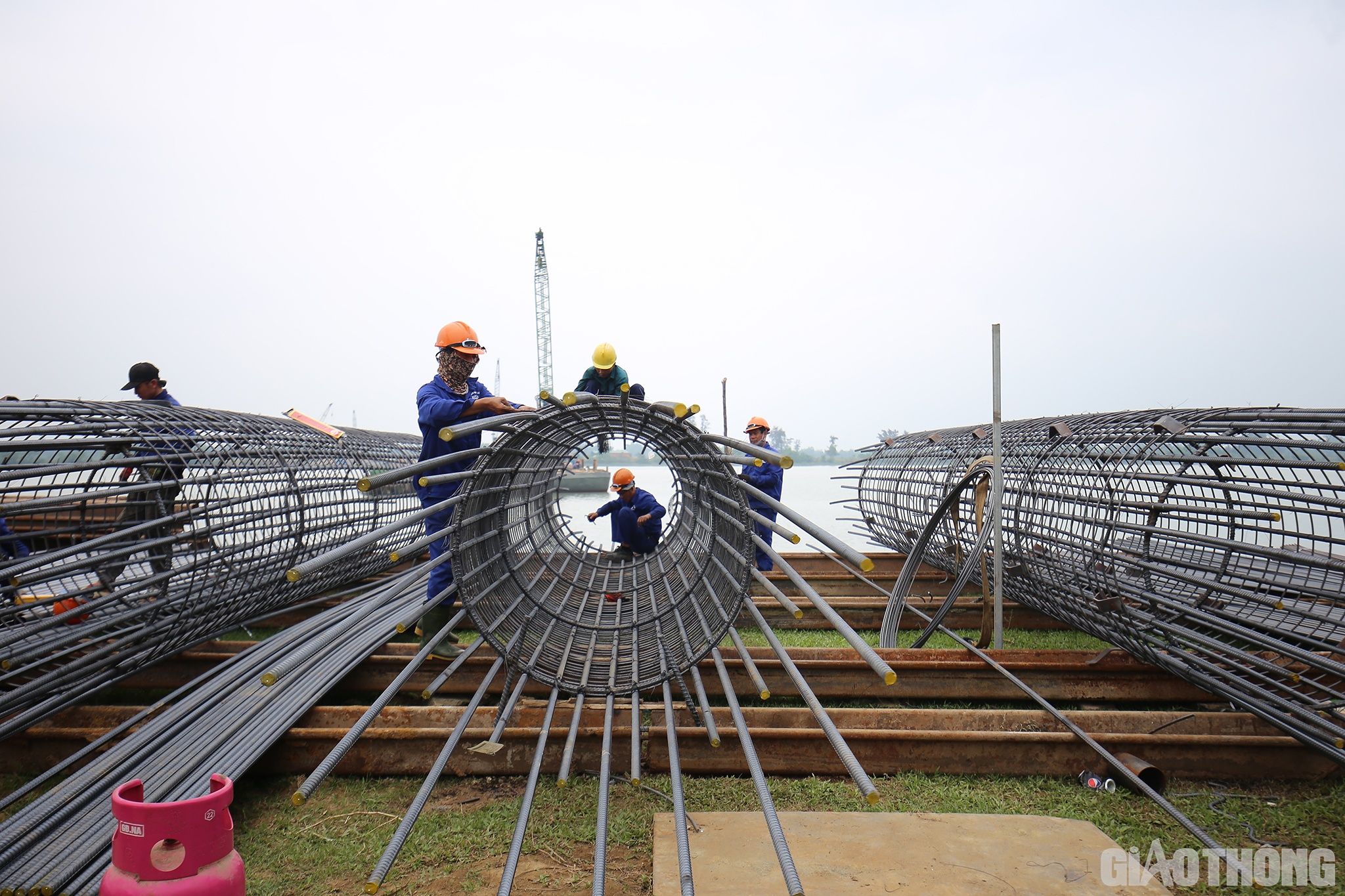 Hiện công ty này đang khắc phục bằng cách bỏ tiền túi ra 10 tỷ đồng (trong đó Đại Hiệp bỏ 3 tỷ đồng) để đắp đường công vụ và 200m cầu tạm để thi công. Đồng thời chấp nhận bỏ ra mấy trăm triệu để vận chuyển máy móc, thiết bị sang những phân đoạn khác trong dự án; một số mũi thi công chuyển sang làm thầu, một ít bộ phận thi công phần hạ bộ cầu…