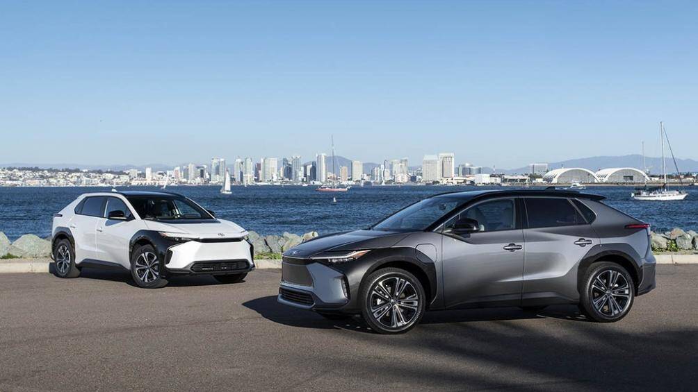 Tại Nhật Bản sẽ có các phiên bản gồm: cầu trước FWD có giá 6 triệu Yên (khoảng 1,086 tỷ đồng) và bản AWD có giá 6,5 triệu Yên (khoảng 1,176 tỷ đồng)