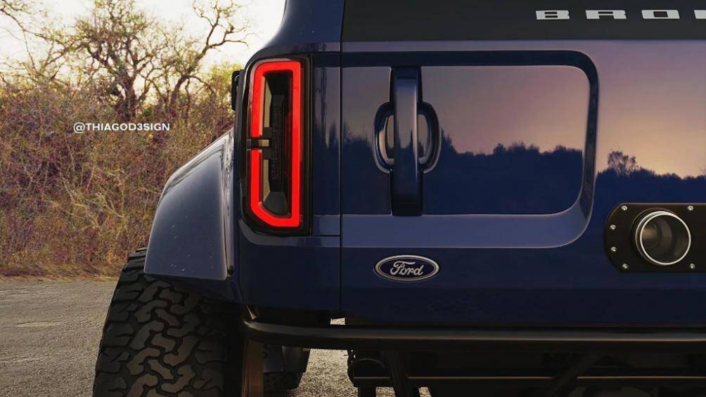 Xe khoác lên mình lớp sơn ngoại thất màu xanh nước biển bắt mắt, đuôi xe nổi bật với hệ thống ống xả đã được đưa lên tận nắp cốp sau