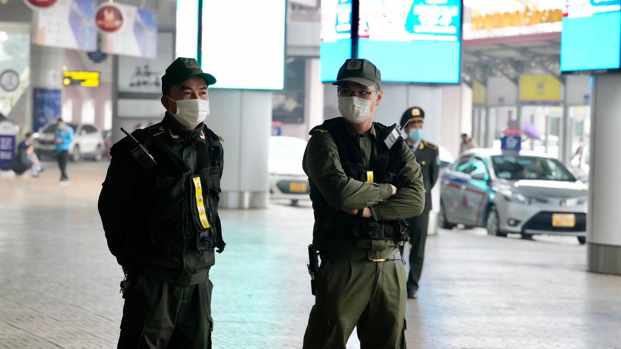 Lực lượng nhân viên tuyến đầu đã được tăng cường để sẵn sàng hỗ trợ hành khách, từ nhân viên an ninh, nhân viên phục vụ mặt đất, hãng hàng không…