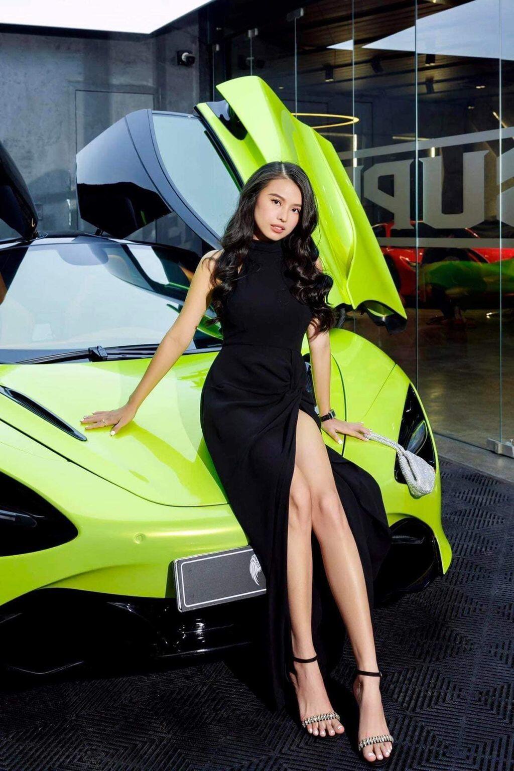 Chiếc McLaren 720S mà doanh nhân Trương Thu mới tậu đã được thay một bộ "áo" mới và có giá bán giá từ 24 - 27 tỷ đồng