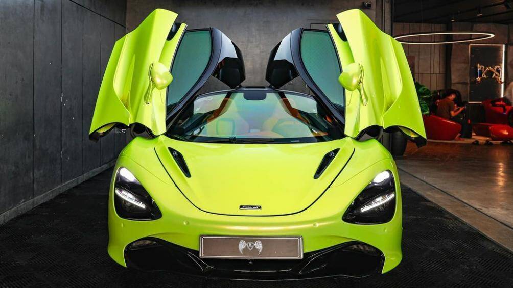 Xe sở hữu thiết kế ngoại thất ấn tượng, phần đầu xe xuất hiện cụm đèn pha dạng LED và dải đèn LED định vị ban ngày