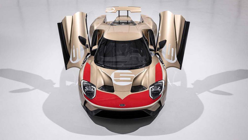 Đây là phiên bản cuối cùng sau 8 phiên bản Ford GT Heritage Edition kỉ niệm sự kiện này được trình làng