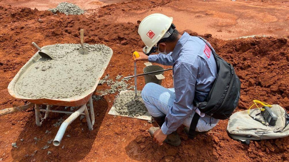 Liên danh nhà thầu đã thi công xong 15 cọc thí nghiệm và đang tiến hành công tác chuẩn bị thí nghiệm, để tiến hành đánh giá sức chịu tải, xác định loại cọc để thi công đại trà.