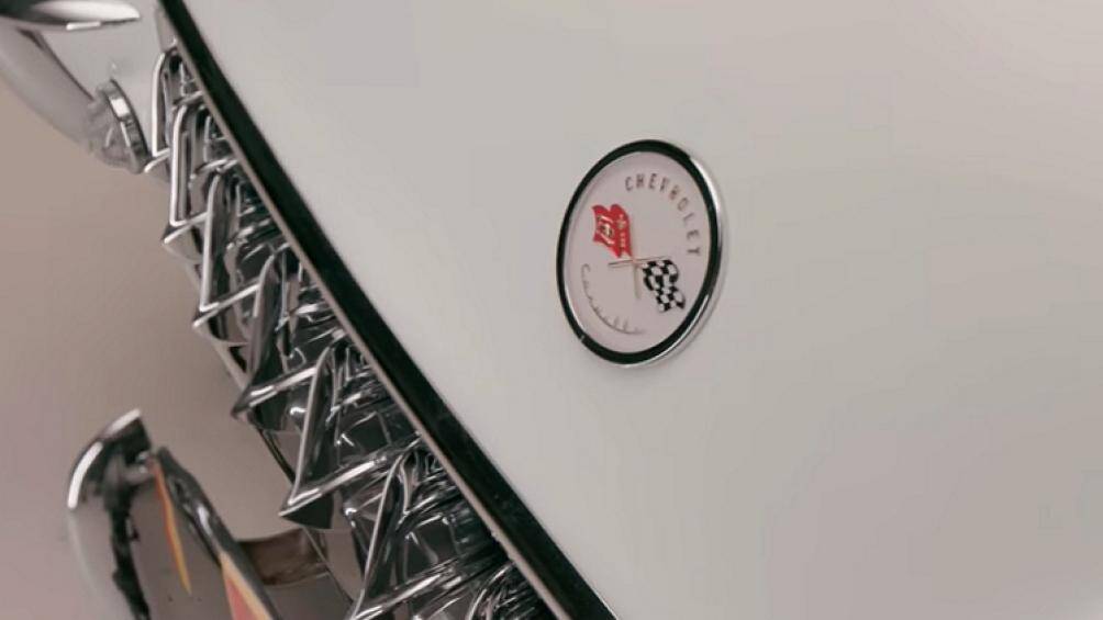 Chiếc xe này từng là một ngôi sao màn bạc Hollywood, xuất hiện trong bộ phim “It's a Mad, Mad, Mad, Mad World” năm 1963 với lớp sơn màu vàng