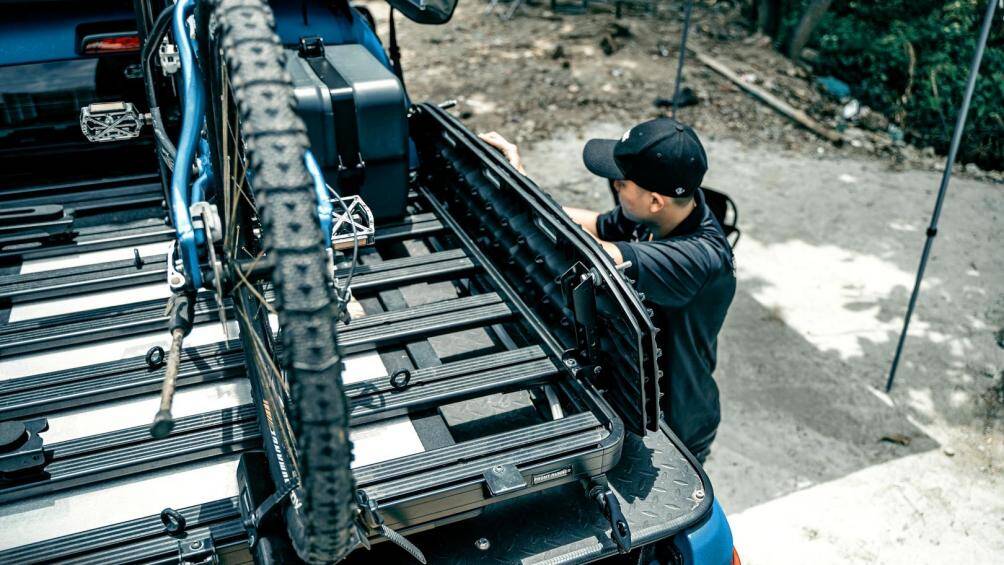 Mặc dù vậy, chi tiết này lại gây ra những sự khó khăn nhất định cho việc mở nắp thùng hàng và xếp dỡ hành lý