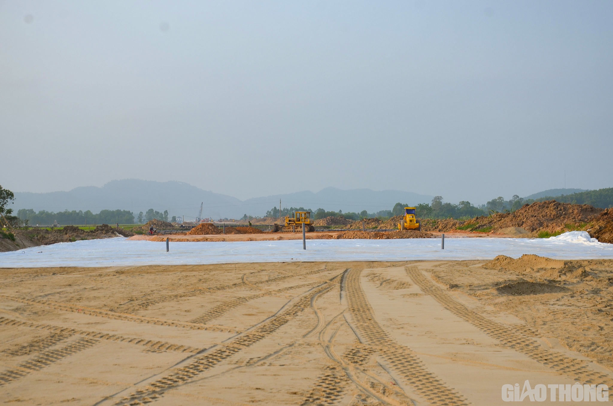 Tại dự án thành phần Diễn Châu - Bãi Vọt, so với hồi tháng 3, đến nay dự án đã có thay đổi. Tổng giá trị các nhà thầu thực hiện được là 270,56 tỷ đồng.