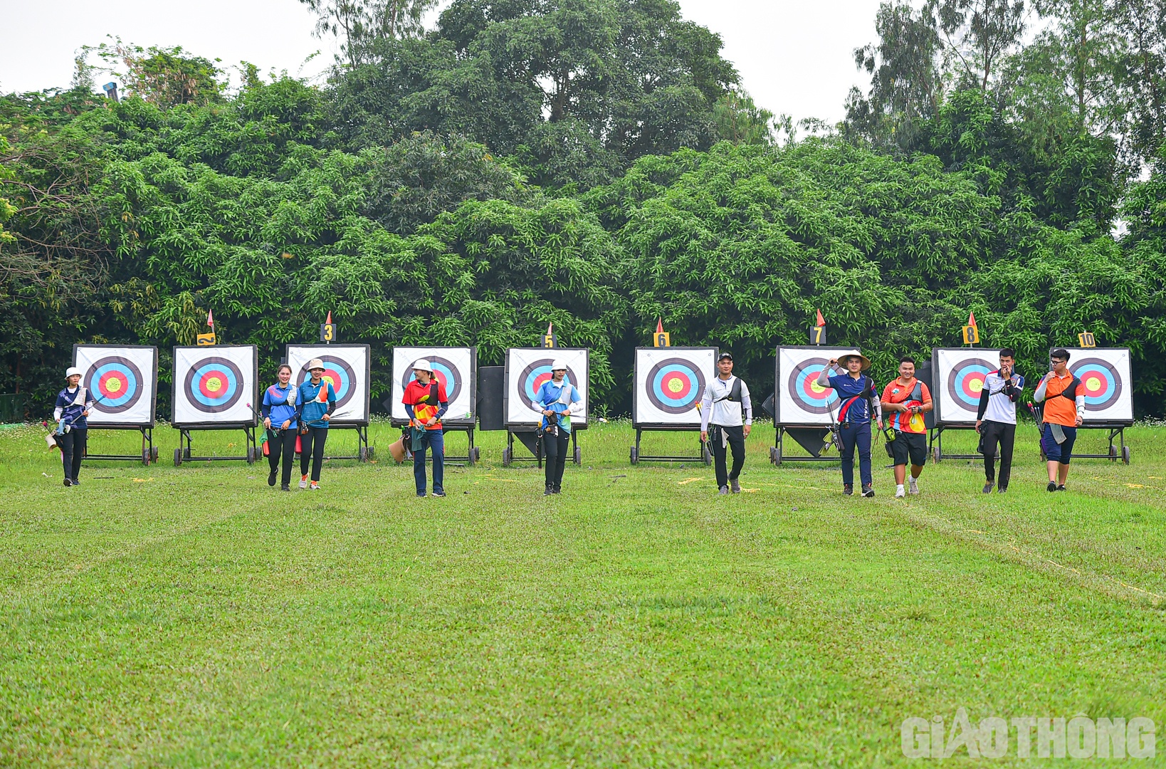 SEA Games 31 chỉ còn nửa tháng nữa sẽ diễn ra nên đây là thời điểm "chạy nước rút" của các vận động viên đội tuyển bắn cung Việt Nam.