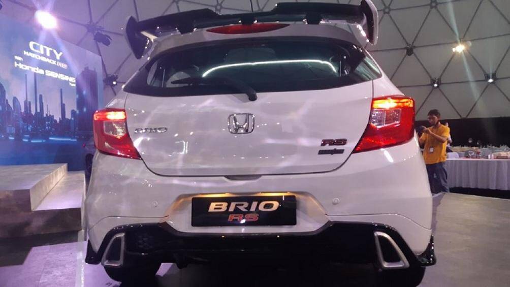 "Trái tim" của xe vẫn là động cơ xăng i-VTEC 4 xi-lanh, dung tích 1.2L, sản sinh công suất tối đa 90 mã lực