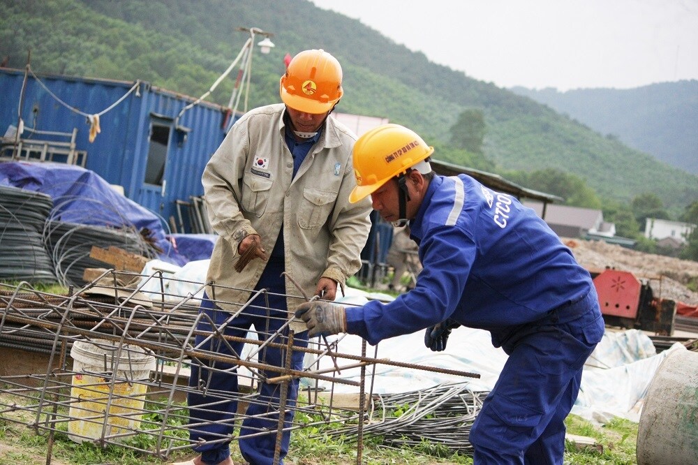 Để đảm bảo tiến độ theo kế hoạch điều chỉnh đã được Bộ GTVT chấp thuận đối với dự án Diễn Châu - Bãi Vọt, Tập đoàn Cienco4 đã huy động hơn 100 kỹ sư, công nhân cùng hơn 30 đầu máy, thiết bị tổ chức thành 6 mũi thi công. Sản lượng thi công đã đạt hơn 40 tỷ đồng. Trong năm 2022, giá trị sản lượng Cienco4 thực hiện tại gói thầu XL3 dự án thành phần Diễn Châu - Bãi Vọt ước khoảng 500 tỷ đồng.