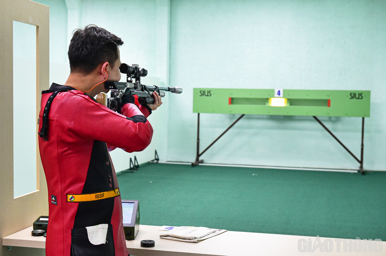 Ở SEA Games 30, bắn súng Việt Nam đã không có được tấm HCV nào, vì vậy việc được thi đấu trên sân nhà tại trường bắn hiện đại sẽ tạo động lực để các vận động viên thi đấu đạt thành tích cao nhất (trong ảnh: Xạ thủ luyện tập nội dung 10m súng trường hơi di động).