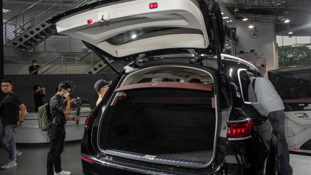 Tuy kích thước lớn song để đảm bảo sự sang trọng, song mẫu xe chỉ có 4 chỗ ngồi, không gian cốp rất rộng