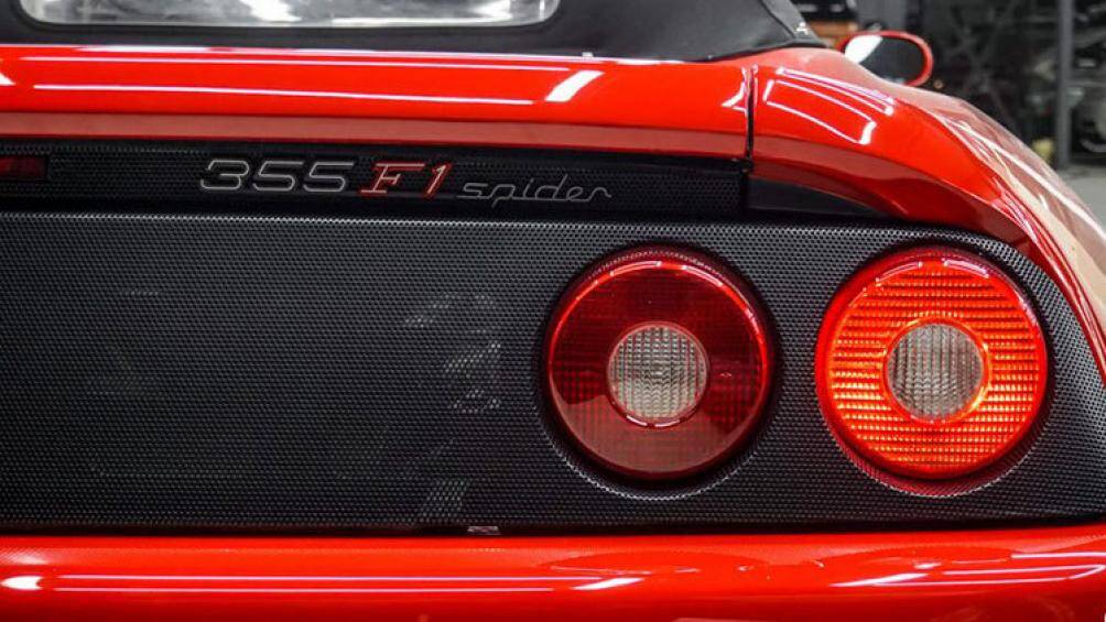 "Trái tim" này sản sinh công suất tối đa 375 mã lực tại vòng tua máy 8.250 vòng/phút và mô-men xoắn cực đại 363 Nm tại vòng tua 6.000 vòng/phút