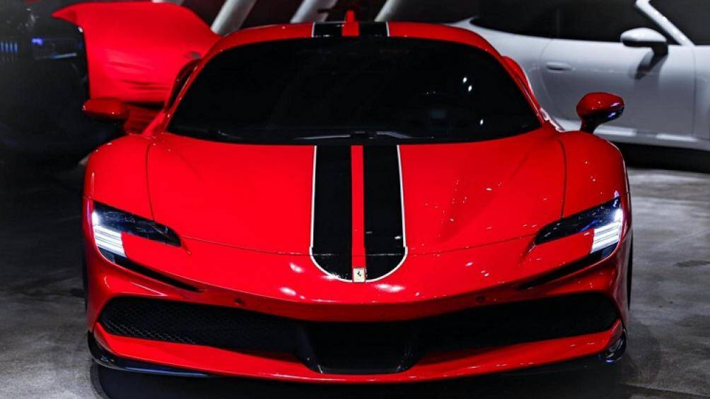 Màu đỏ là sơn nguyên bản của xe nhưng đã được chủ nhân thay đổi lại với nhiều màu sắc khác nhau