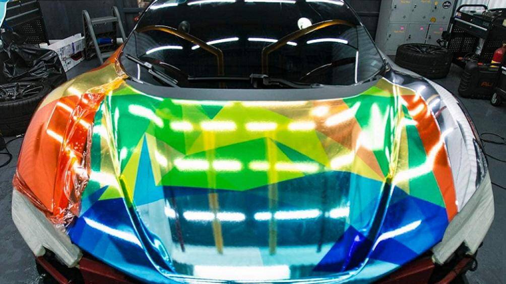 Sức mạnh của hệ truyền động plug-in hybrid cho phép Ferrari SF90 Stradale có thể tăng tốc lên 100 km/h chỉ trong thời gian 2,5 giây