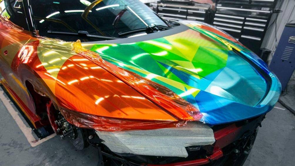 Siêu xe Ferrari SF90 Stradale được trang bị động cơ xăng V8, tăng áp, dung tích 4.0L, sản sinh công suất tối đa 769 mã lực