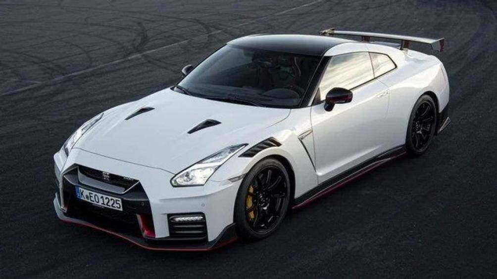 8. Nissan GT-R