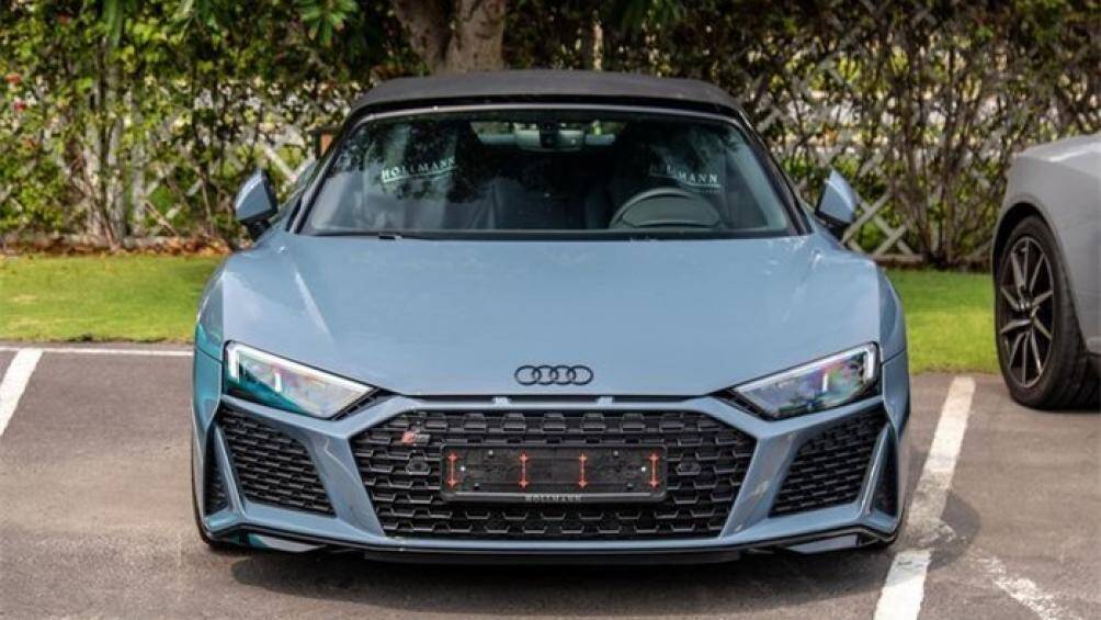 Xe được một đại lý nhập khẩu tư nhân đưa về nước vào tháng 2/2022. Trước đó, một chiếc cũng thuộc phiên bản facelift (nâng cấp nhẹ) nhưng là biến thể mui cứng