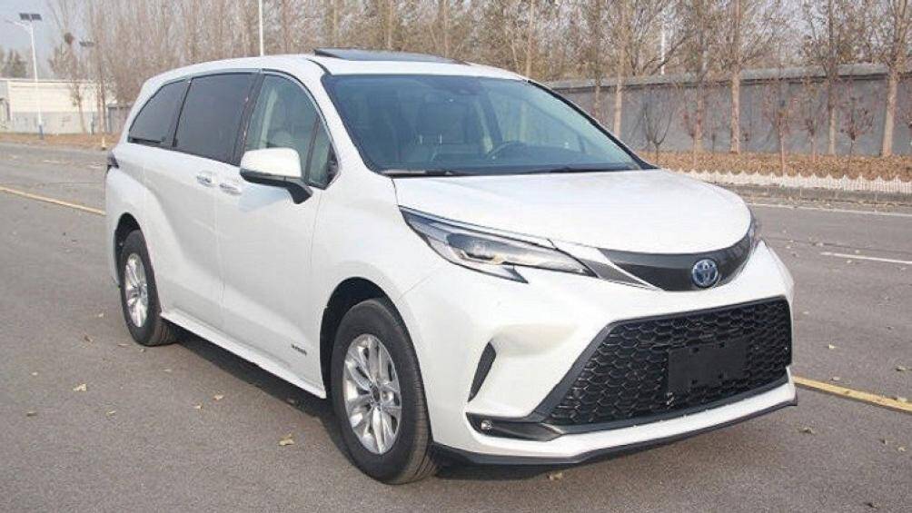Granvia là sản phẩm của liên doanh FAW và Toyota tại Trung Quốc. Dự kiến, Toyota Granvia 2022 sẽ chính thức trình làng trong tháng 5 này