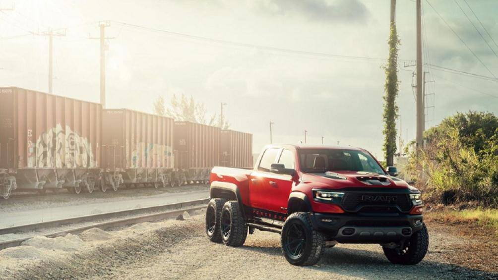 Chiếc Ram 1500 TRX bản độ 6x6 này là tác phẩm của hãng độ Mỹ - Hennessey