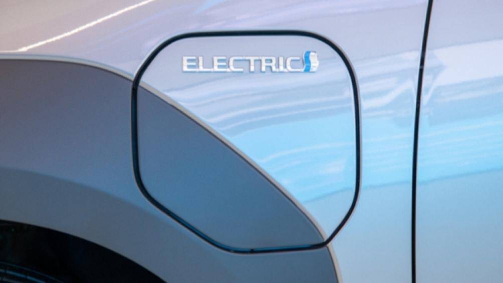 Với cấu hình cầu trước FWD,  xe có một động cơ công suất 201 mã lực, trong khi cấu hình AWD có hai động cơ 107 mã lực cho tổng công suất kết hợp 215 mã lực