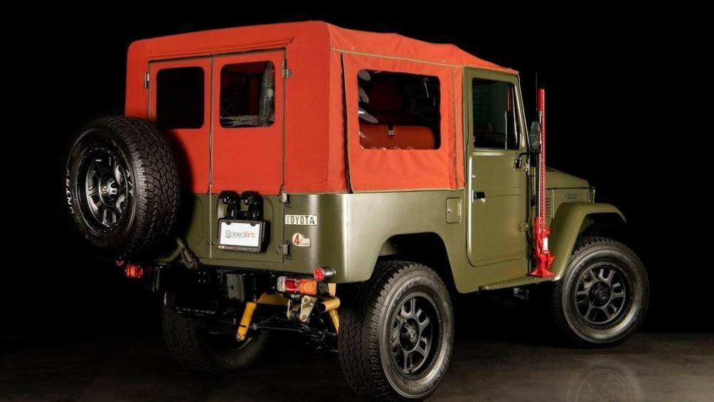 Hệ thống treo của chiếc Land Cruiser 1983 này cũng đã được thay đổi thành lò xo lá ARB/Old Man Emu và thiết lập bộ giảm xóc thể thao Nitrocharger