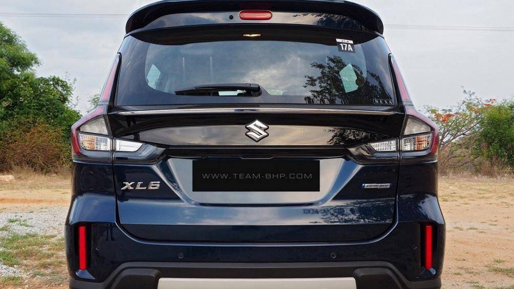 Tuy không mạnh hơn bản cũ nhưng khối động cơ kết hợp với hộp số sàn 5 cấp hoặc hộp số tự động 6 cấp mới, thay cho loại 4 cấp cũ