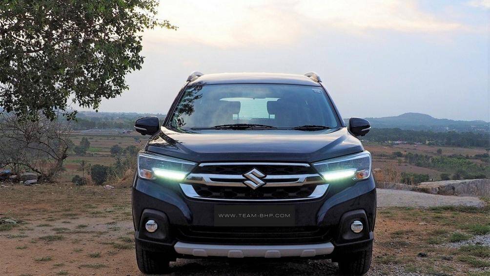 Suzuki XL6 2022 chỉ thay đổi nhẹ ở phần ngoại thất với nẹp mạ crôm mới ở giữa lưới tản nhiệt của xe