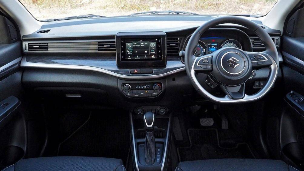 Không gian nội thất cải tiến nhẹ ở một số điểm như màn hình cảm ứng 9 inch mới thay cho loại 7 inch cũ