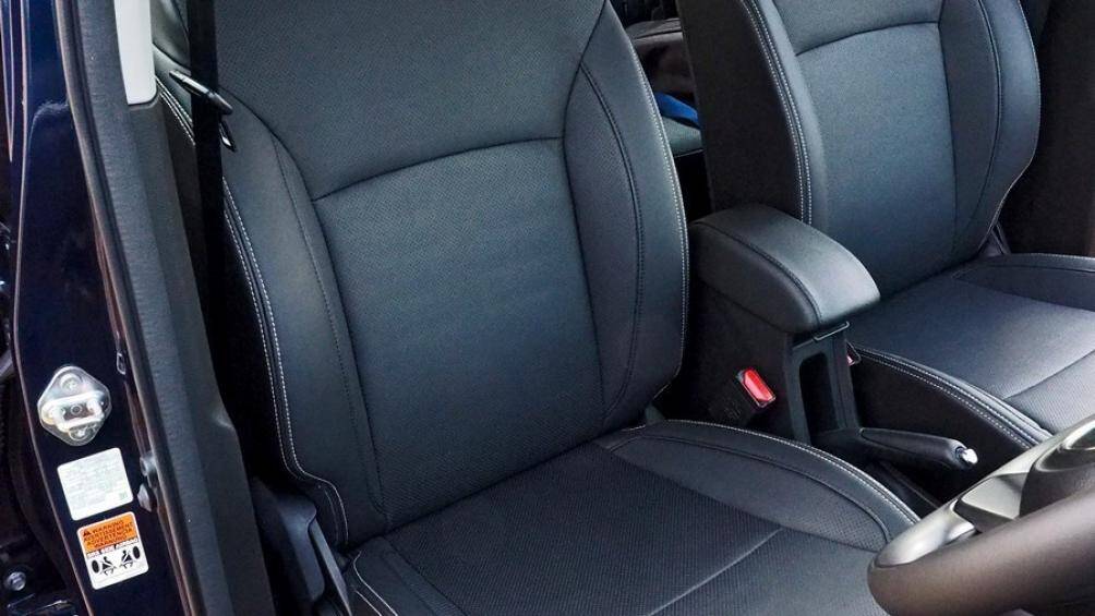 Khác với XL7 ở Việt Nam, Suzuki XL6 2022 tại Ấn Độ sở hữu nội thất 6 chỗ ngồi với 2 ghế thương gia ở giữa